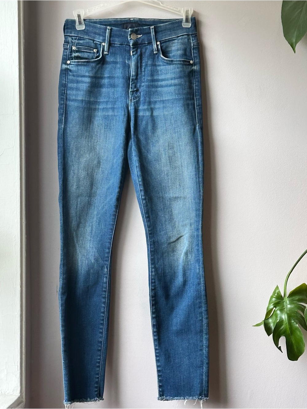 MOTHER The Looker Ankle Fray Jeans 20,000 Leagues Under The Sea size 24